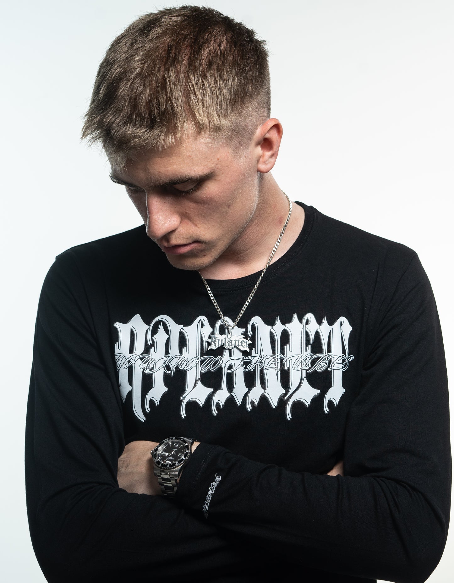 BLACK LONG SLEEVES